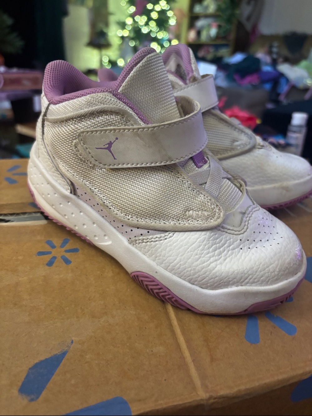 Jordan Kids White and Light Purple Hook-and-Loop Sneakers
